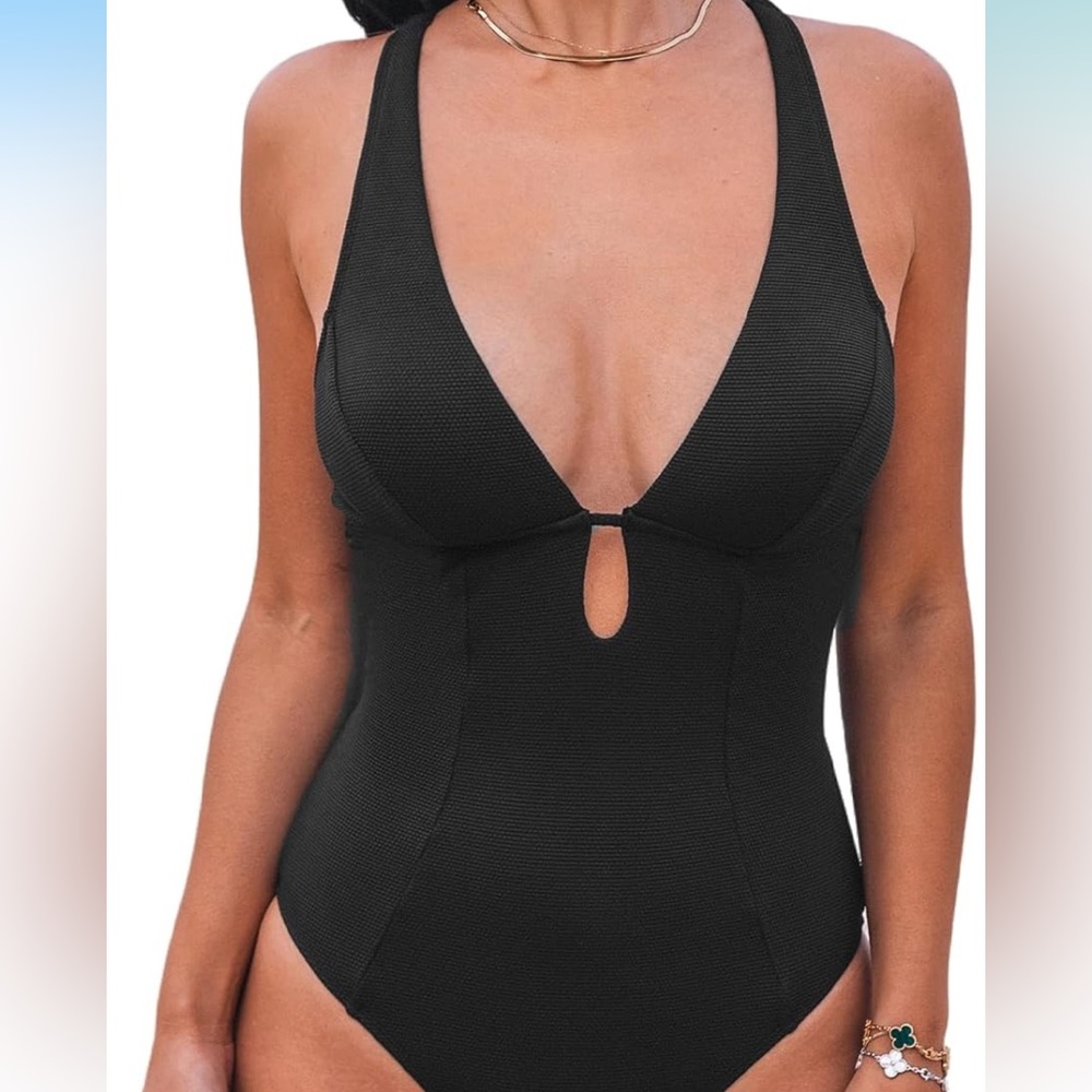 CUPSHE Women's One Piece Swimsuit Deep V Neck Keyhole Cutout O Ring